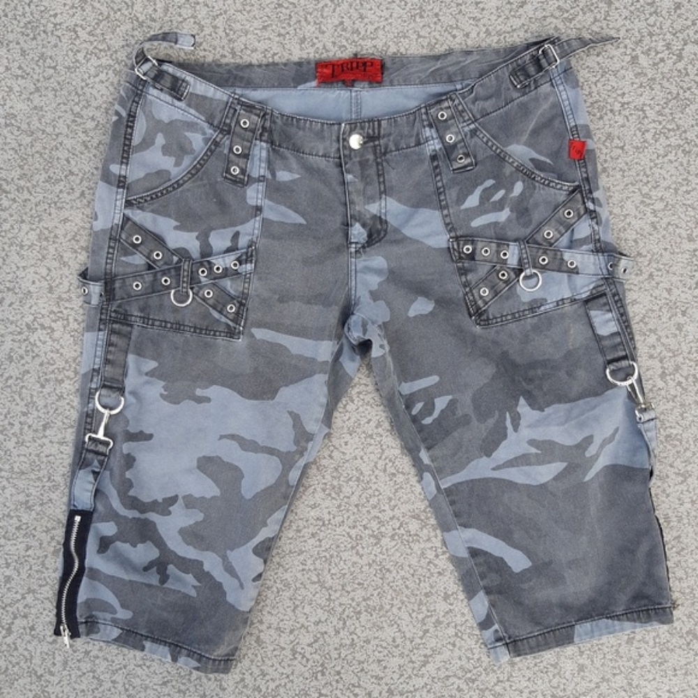 Tripp NYC Gray Camouflage Capris